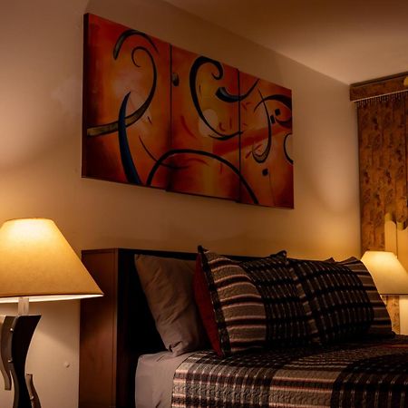 Spacious Comfy Room In Cozy Classy Duplex นิวยอร์ก ภายนอก รูปภาพ