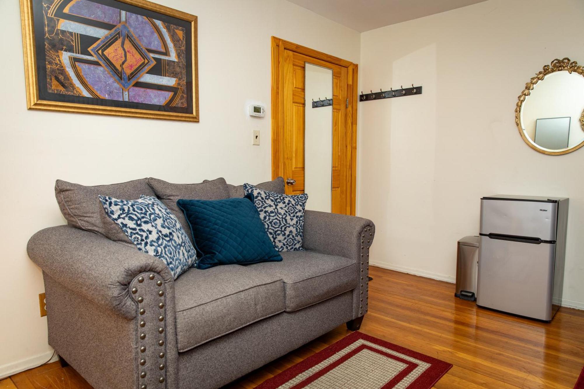 Spacious Comfy Room In Cozy Classy Duplex นิวยอร์ก ภายนอก รูปภาพ