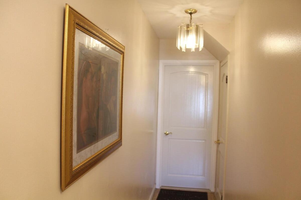 Spacious Comfy Room In Cozy Classy Duplex นิวยอร์ก ภายนอก รูปภาพ