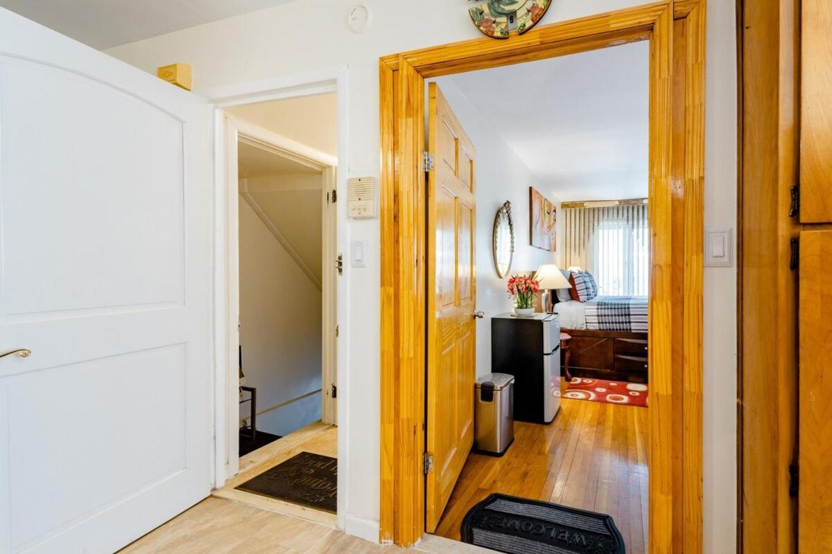 Spacious Comfy Room In Cozy Classy Duplex นิวยอร์ก ภายนอก รูปภาพ